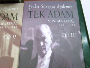 tek-adam-Mustafa-Kemal-Ataturk-kitap-5