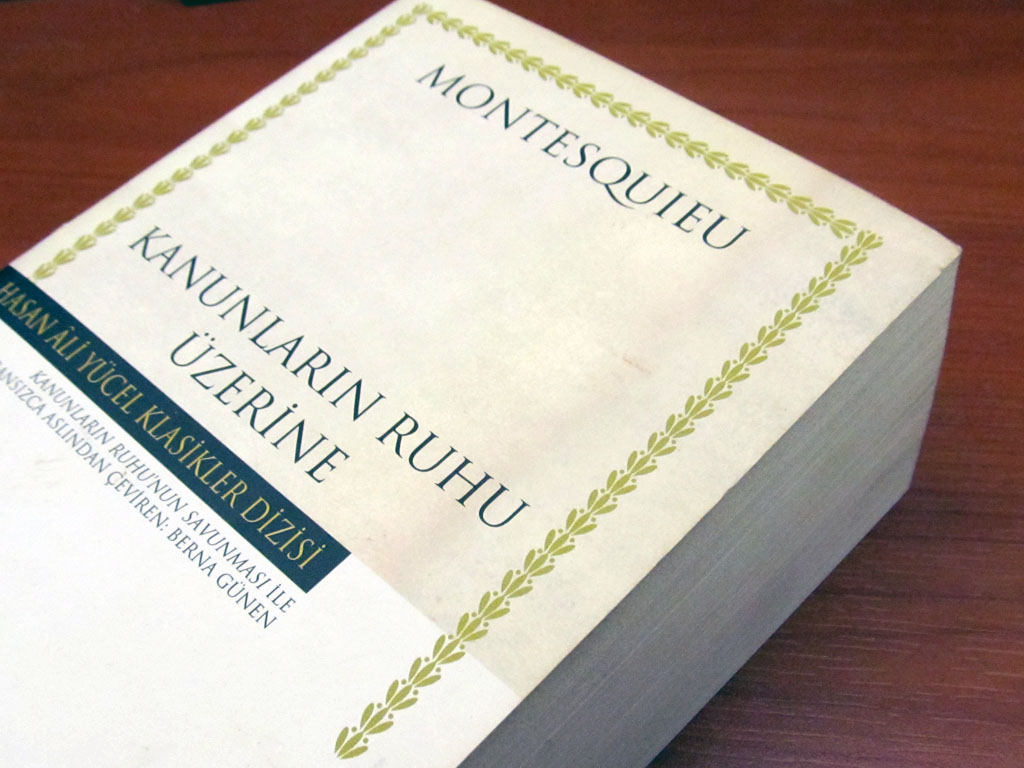 Kanunların Ruhu Üzerine - MONTESQUIEU-1 cumhuriyet